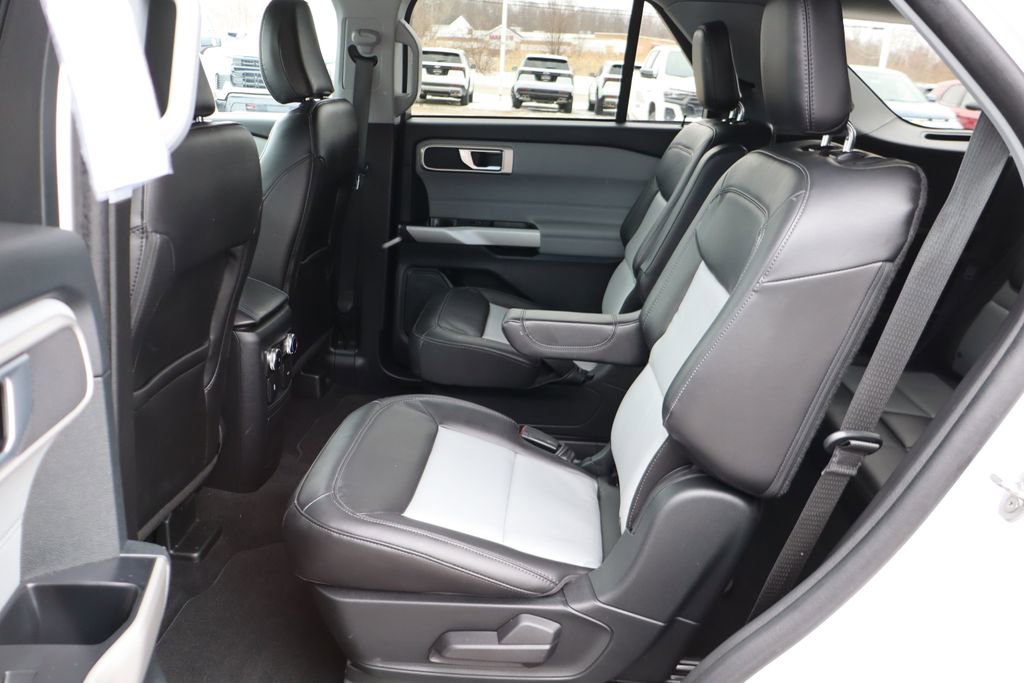 Used 2023 Ford Explorer XLT w/ Equipment Group 202A image 38