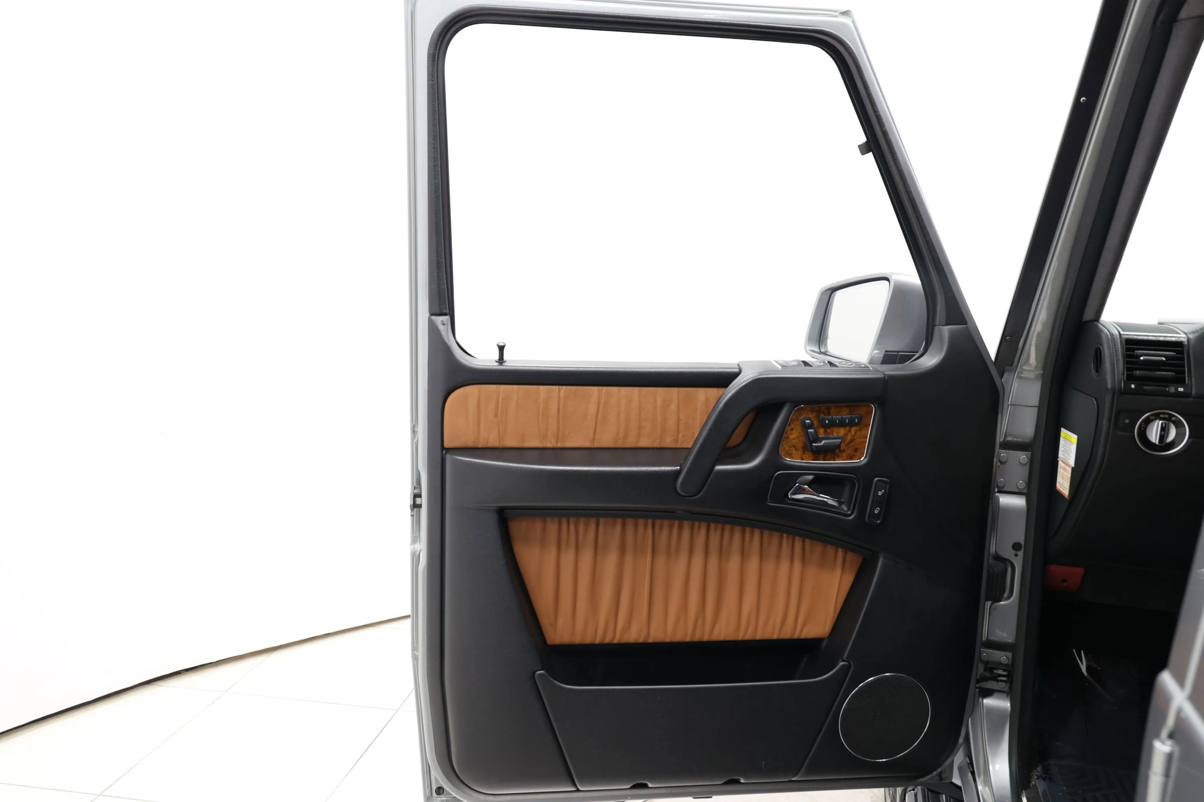 Used 2013 Mercedes-Benz G 63 AMG 4MATIC image 9