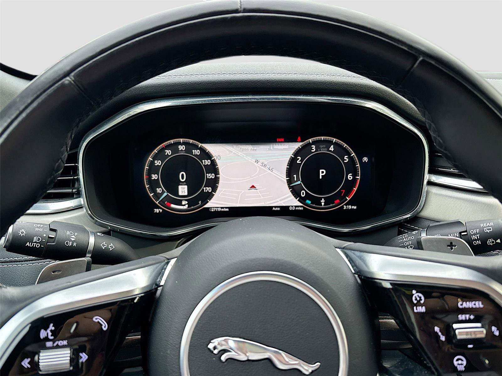 Used 2024 Jaguar F-PACE R-Dynamic S image 12