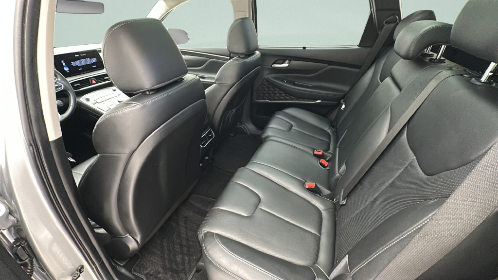Used 2023 Hyundai Santa Fe SEL Premium AWD/4WD image 9