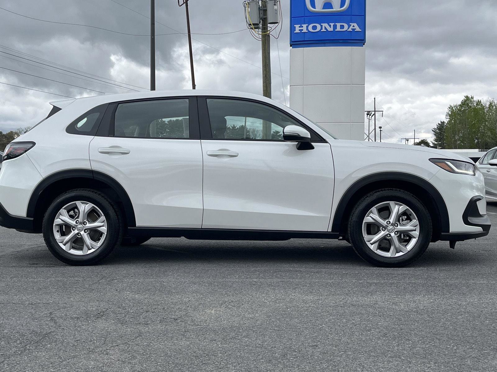 Certified 2024 Honda HR-V LX image 4