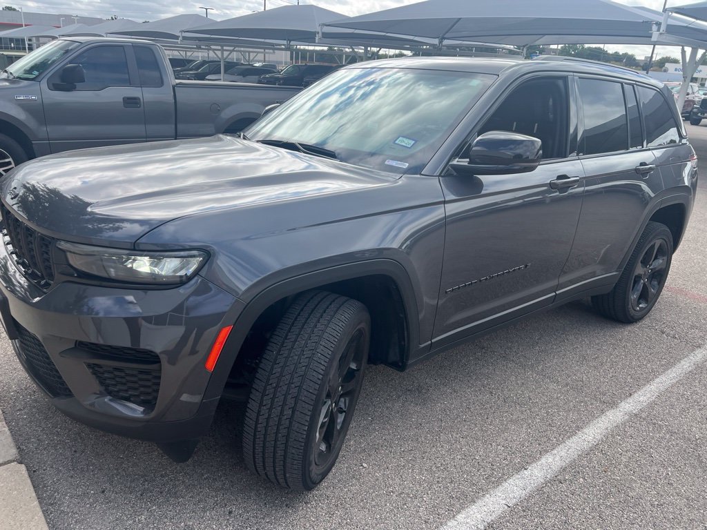 Used 2023 Jeep Grand Cherokee Altitude
