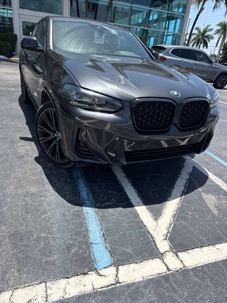 Used 2024 BMW X4 xDrive30i w/ M Sport Package AWD/4WD image 7