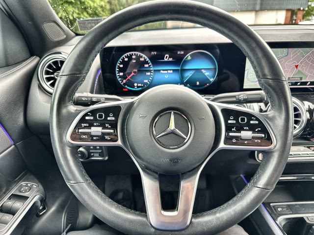Used 2022 Mercedes-Benz GLB 250 4MATIC image 16