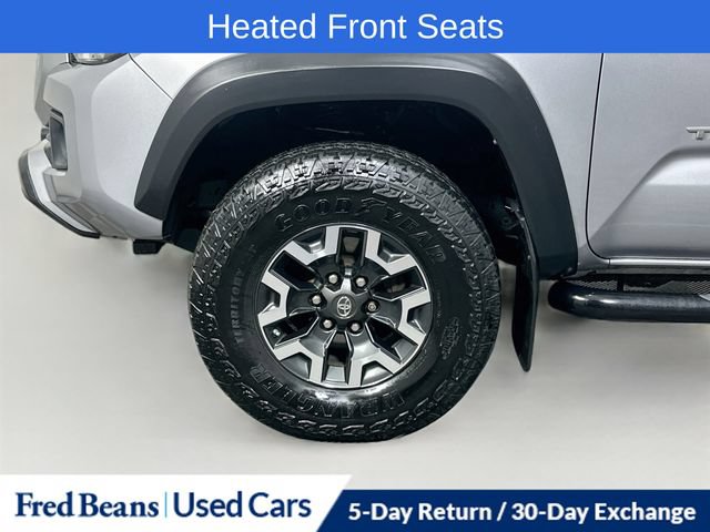 Used 2017 Toyota Tacoma TRD Off-Road w/ Premium & Technology Package AWD/4WD image 36