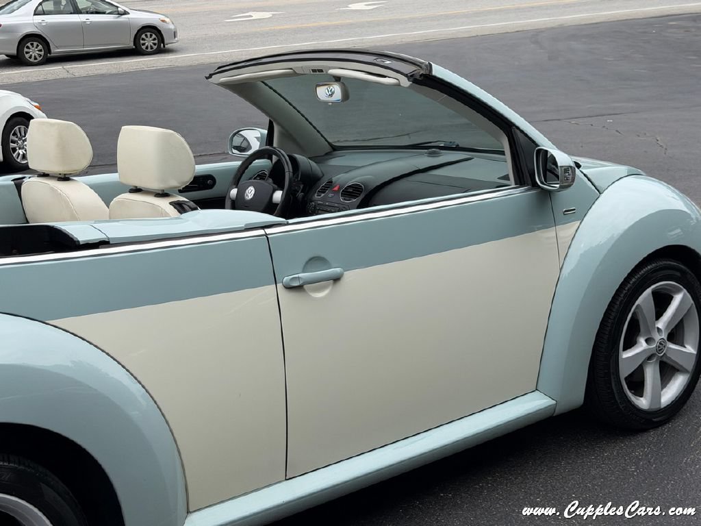 Used 2010 Volkswagen Beetle Final Edition FWD image 40