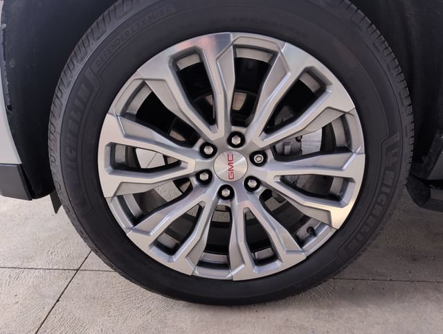 Used 2021 GMC Yukon XL Denali w/ LPO, Illumination Package AWD/4WD image 25