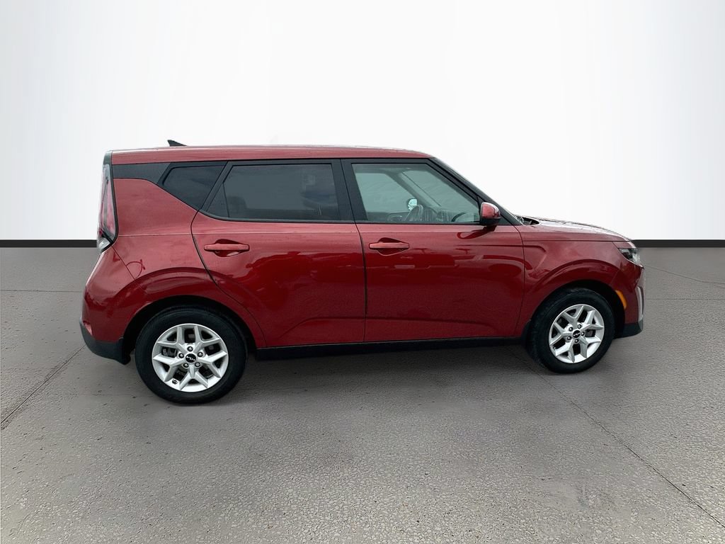 Used 2023 Kia Soul LX w/ LX Technology Package FWD image 8