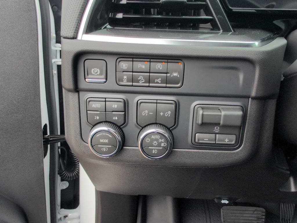 New 2026 Chevrolet Suburban RST w/ RST Capability Package AWD/4WD image 20
