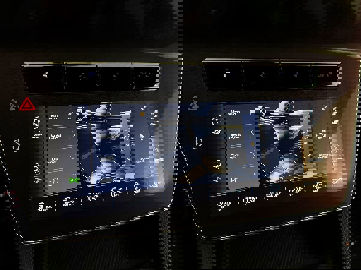 Used 2024 Maserati Grecale Modena image 34