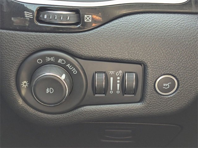 Used 2023 Jeep Cherokee Altitude Lux image 18
