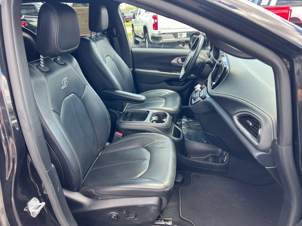 Used 2021 Chrysler Pacifica Touring-L w/ Premium & Safety Sphere Group AWD/4WD image 43