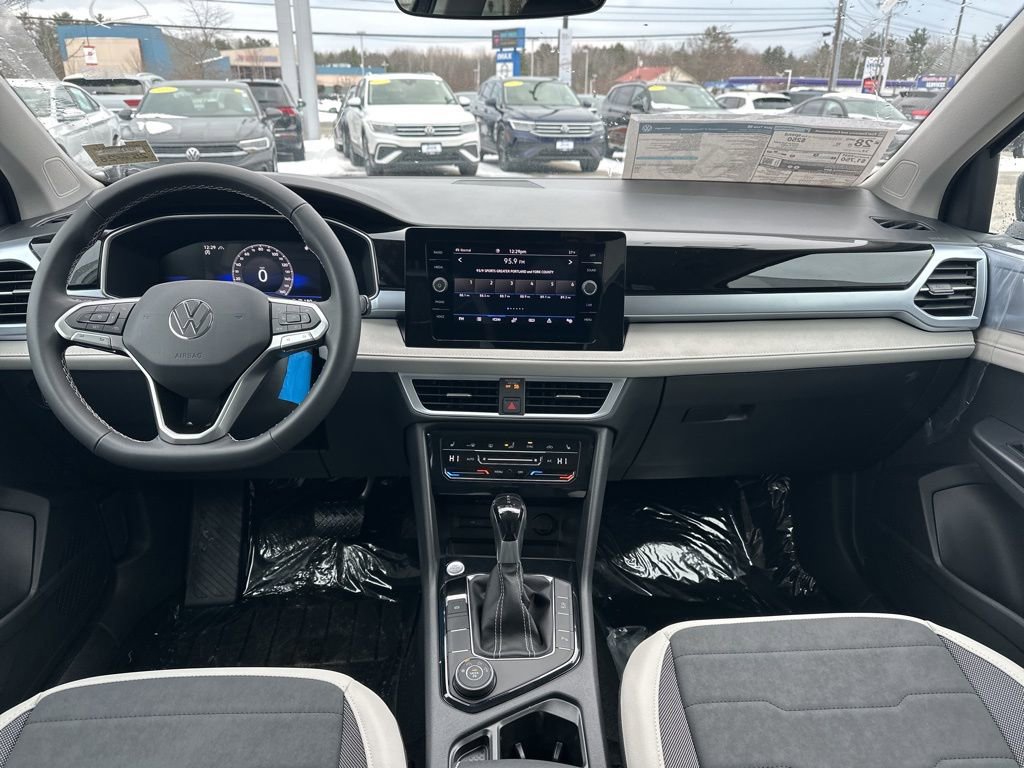 New 2026 Volkswagen Taos SE image 12