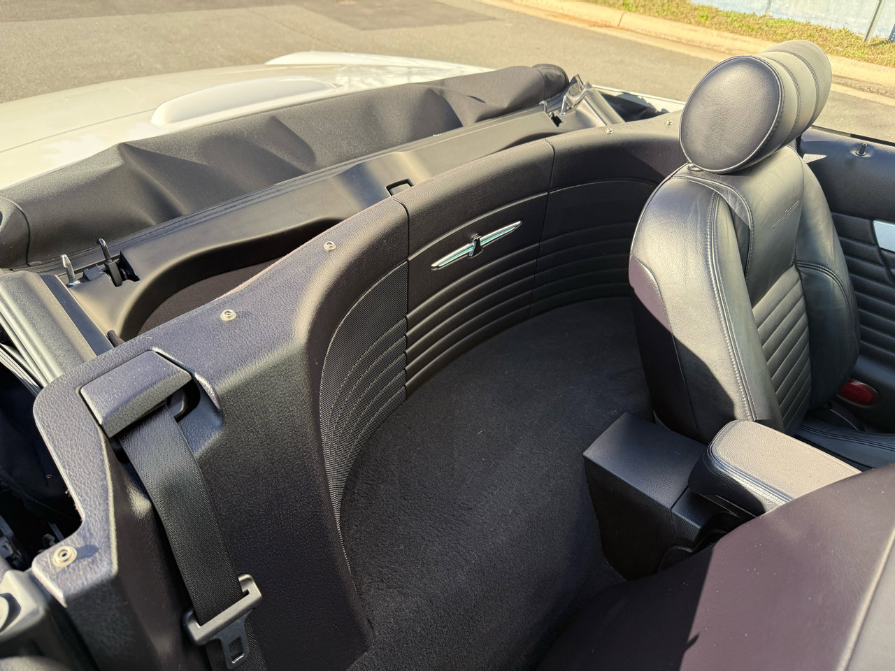 Used 2003 Ford Thunderbird image 29