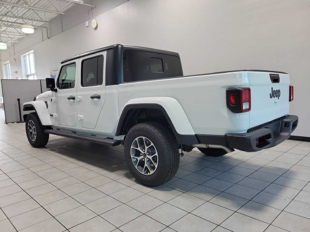 New 2026 Jeep Gladiator Sport AWD/4WD image 5
