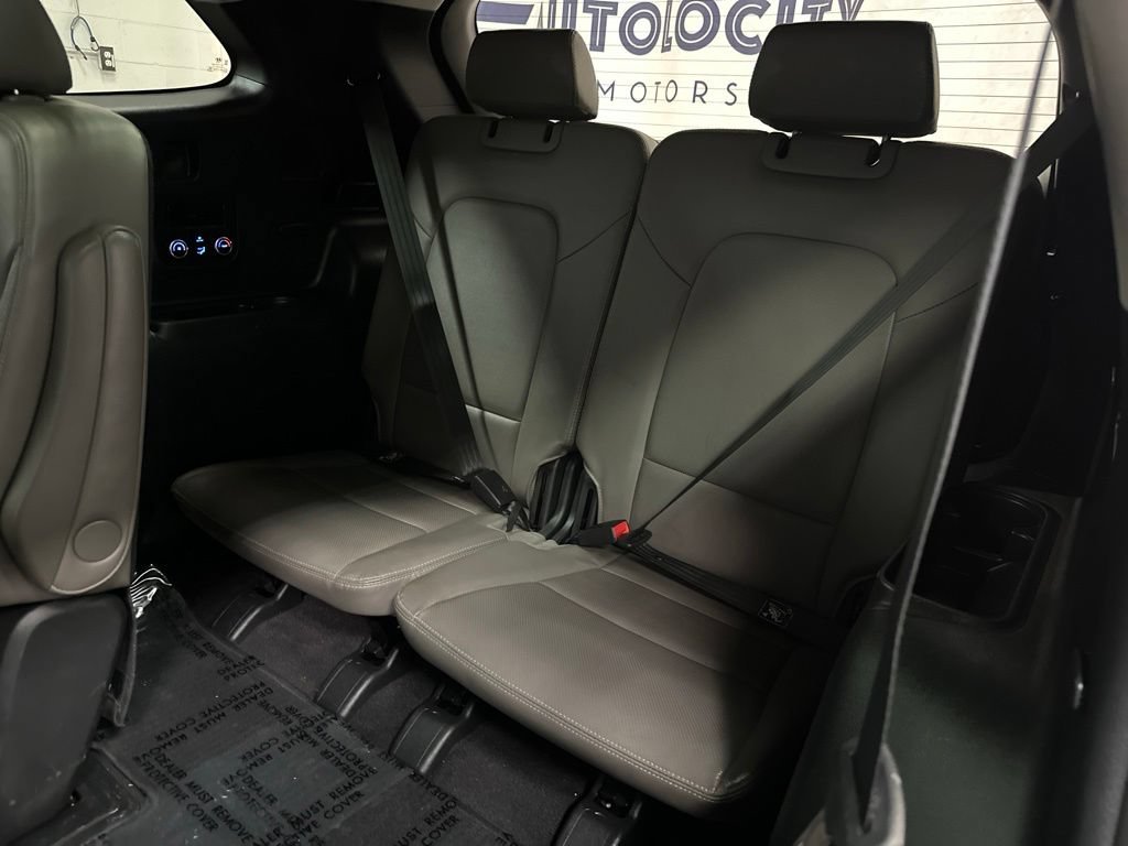 Used 2017 Hyundai Santa Fe Limited AWD/4WD image 23