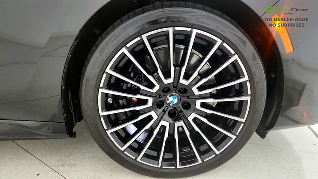 Used 2025 BMW i7 xDrive60 w/ Executive Package RWD image 77