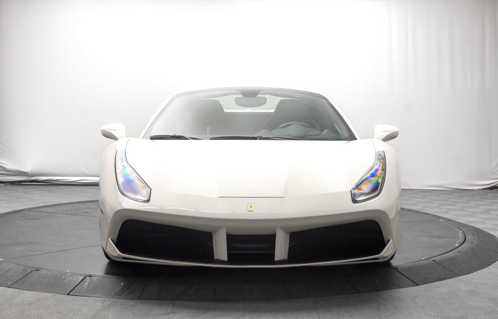 Used 2017 Ferrari 488 Spider image 15