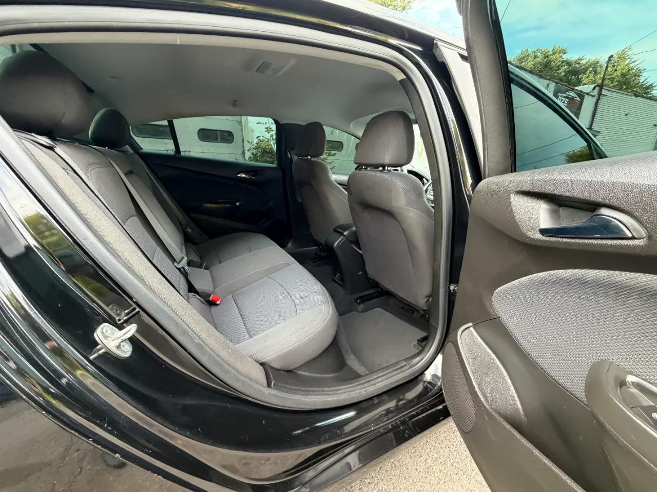 Used 2019 Chevrolet Cruze LT FWD image 30