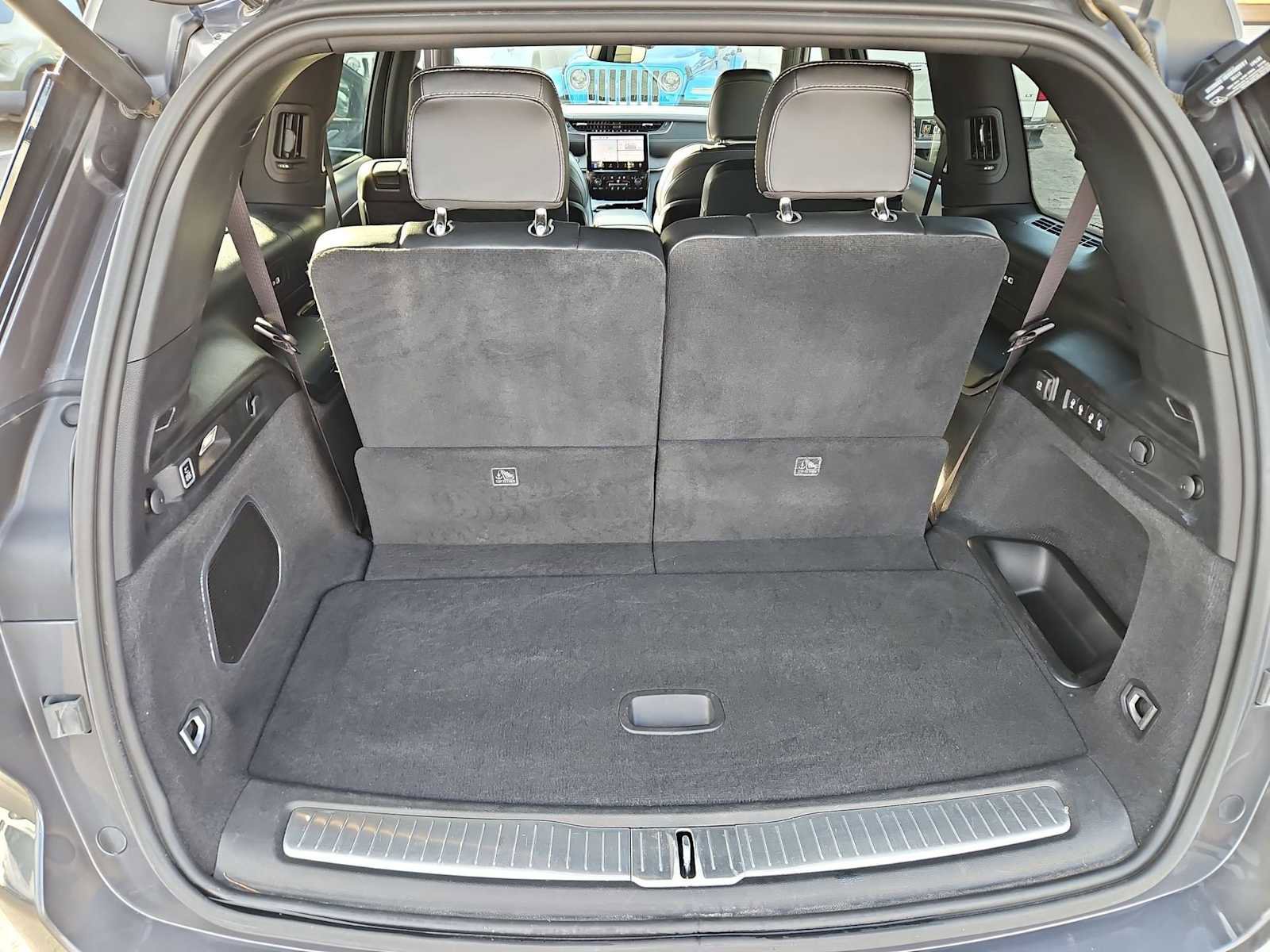 Used 2023 Jeep Grand Cherokee L Overland image 36