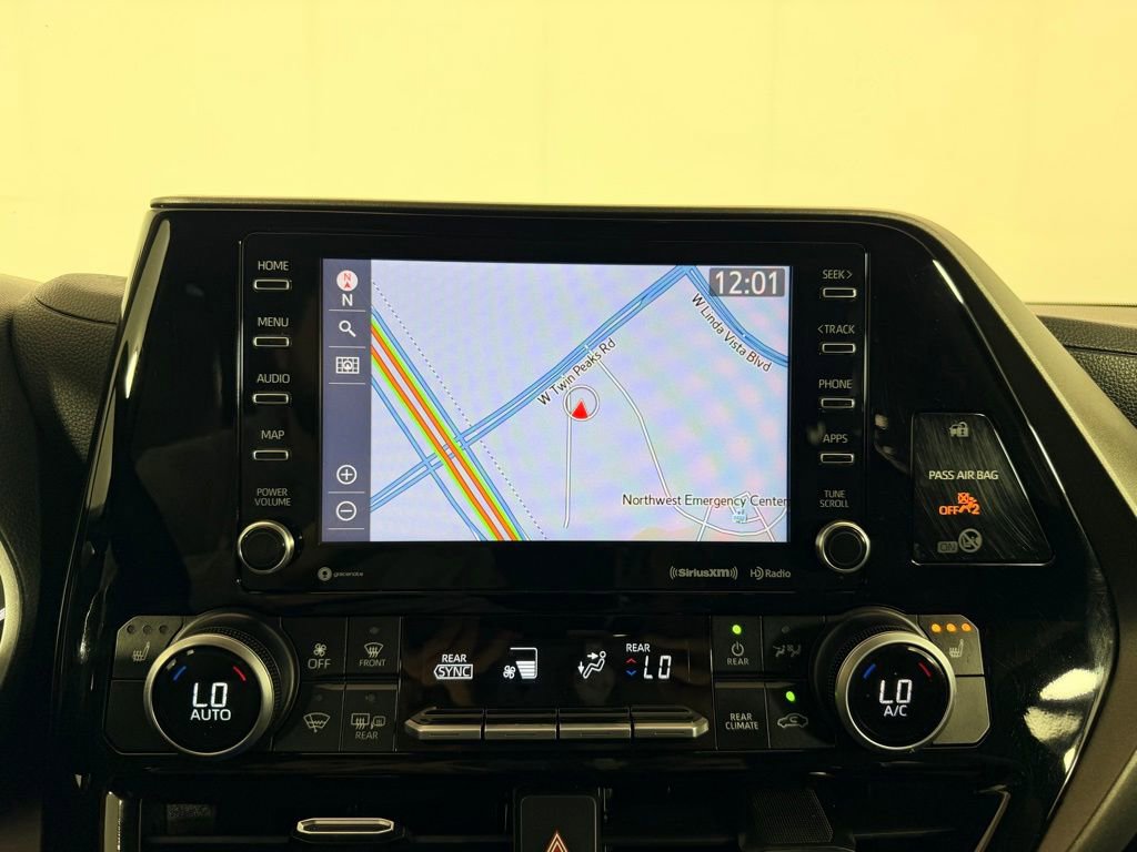 Used 2021 Toyota Highlander XLE image 21