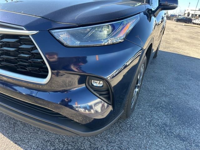 Used 2023 Toyota Highlander XLE image 9