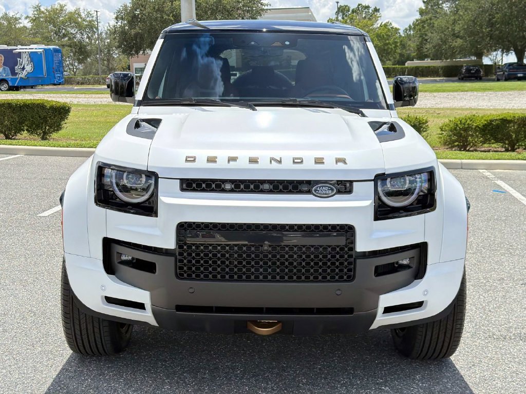 New 2026 Land Rover Defender 110 OCTA AWD/4WD image 8
