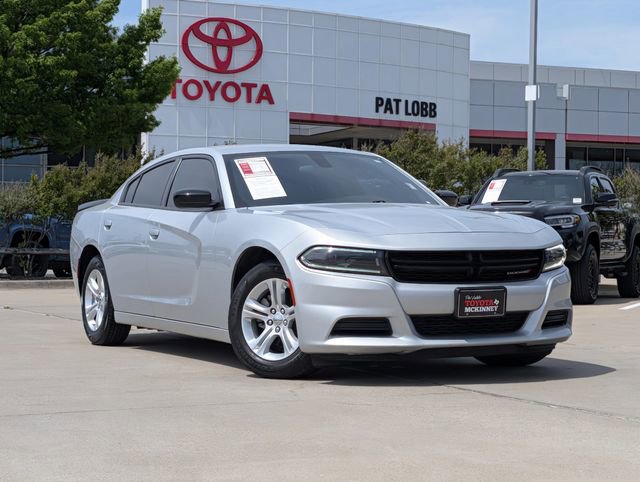 Used 2023 Dodge Charger SXT image 2