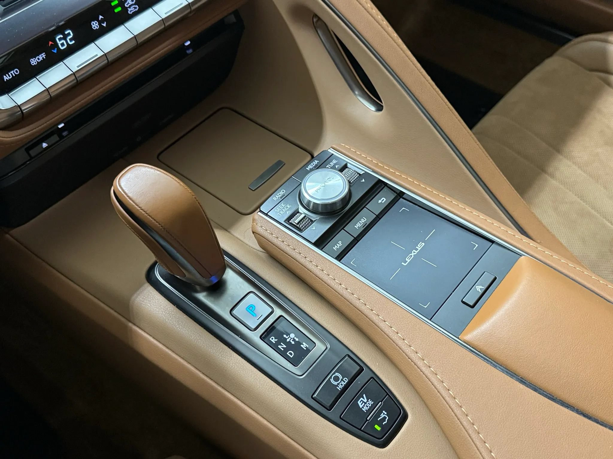 Used 2023 Lexus LC 500h w/ Dynamic Handling Package RWD image 72