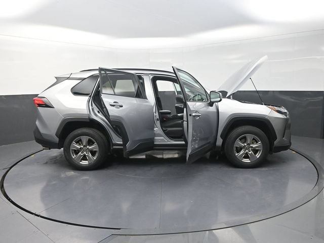 Used 2024 Toyota RAV4 XLE FWD image 46