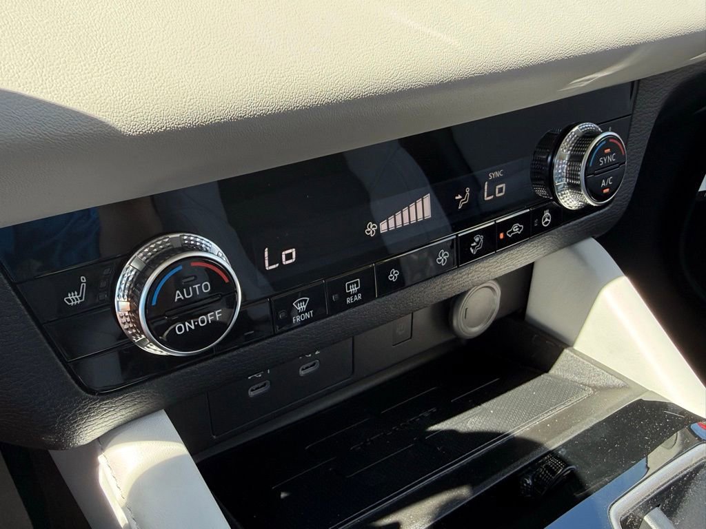 New 2026 Mitsubishi Outlander SE image 36