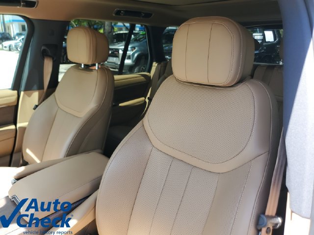 Used 2025 Land Rover Range Rover SE AWD/4WD image 19