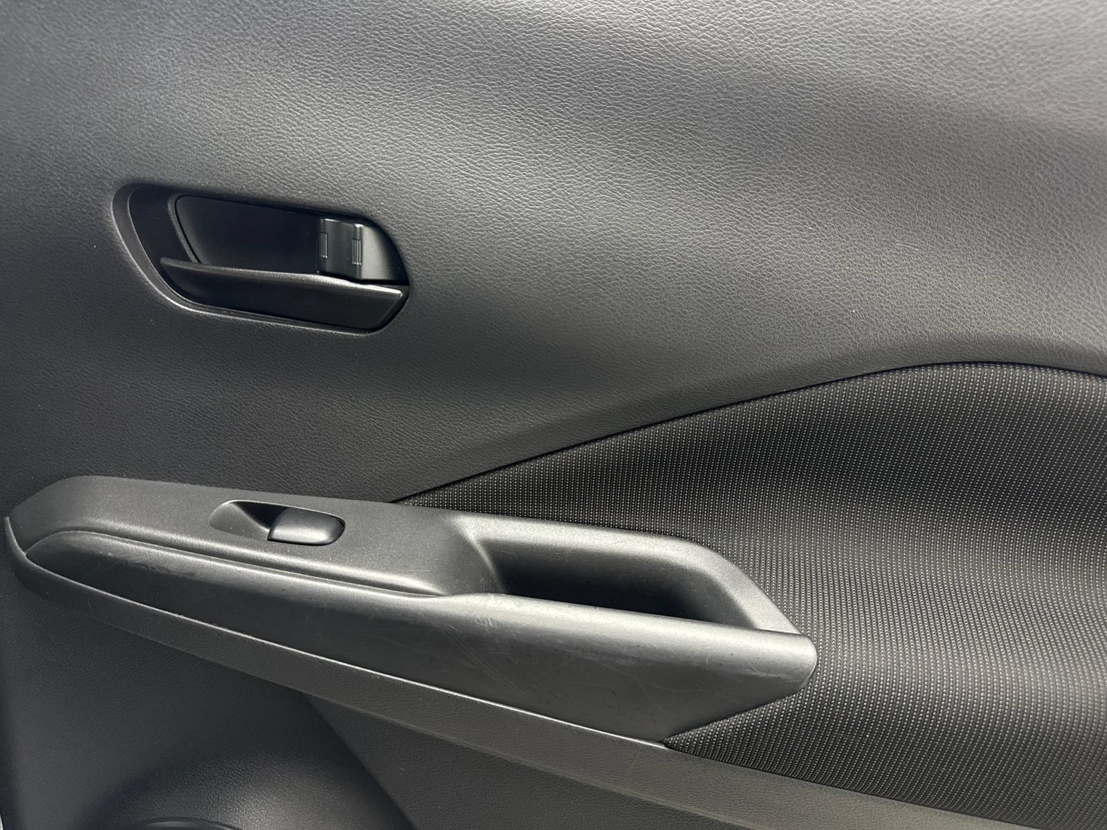Used 2022 Nissan Kicks S FWD image 45