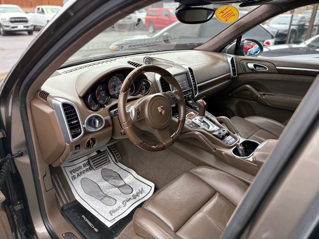 Used 2014 Porsche Cayenne GTS AWD/4WD image 12