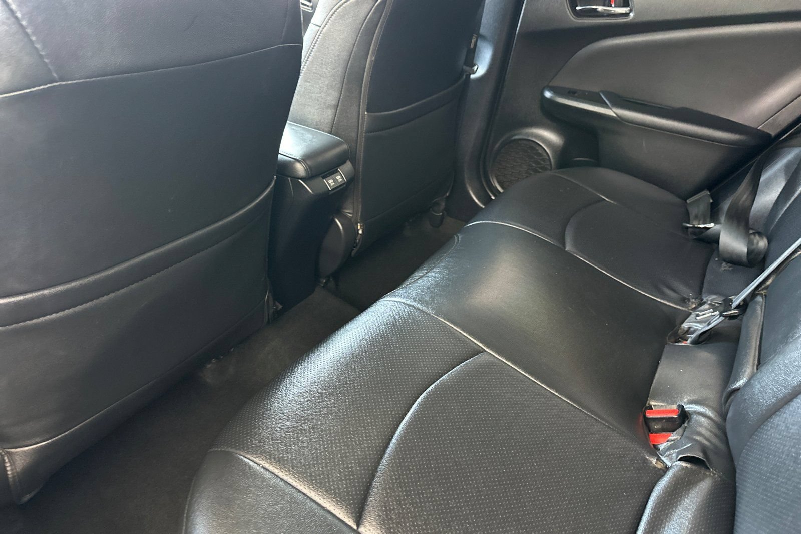 Used 2021 Toyota Prius Prime XLE w/ Carpet Mat Package (TMS) FWD image 12