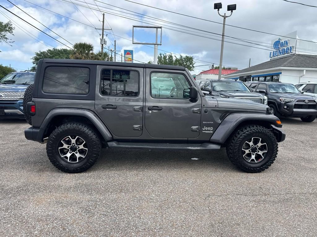 Used 2019 Jeep Wrangler Unlimited Sahara image 9