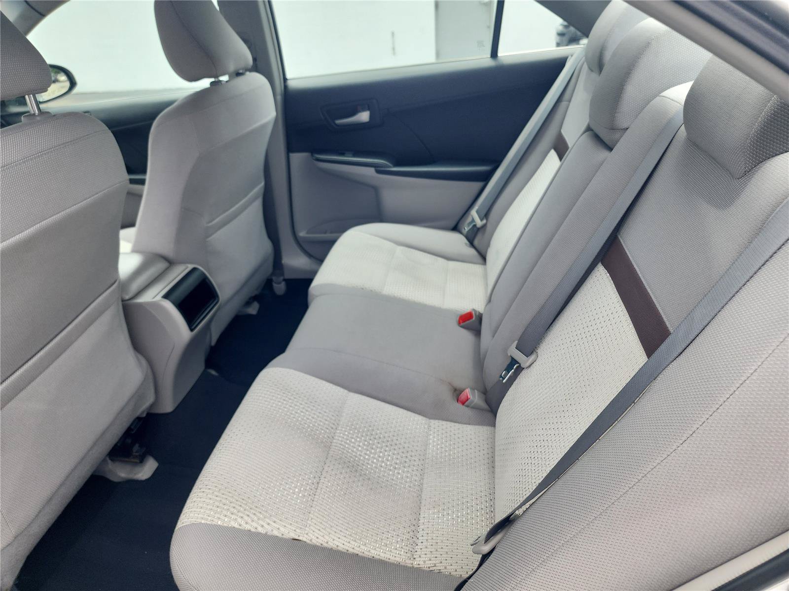 Used 2012 Toyota Camry LE FWD image 16