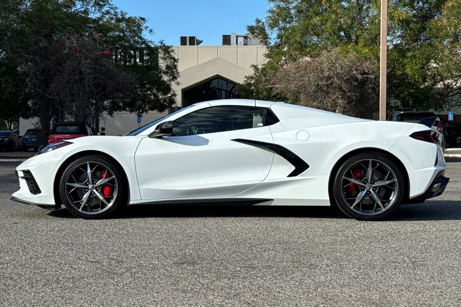 Used 2022 Chevrolet Corvette Stingray Premium Conv w/ Z51 Performance Package image 7