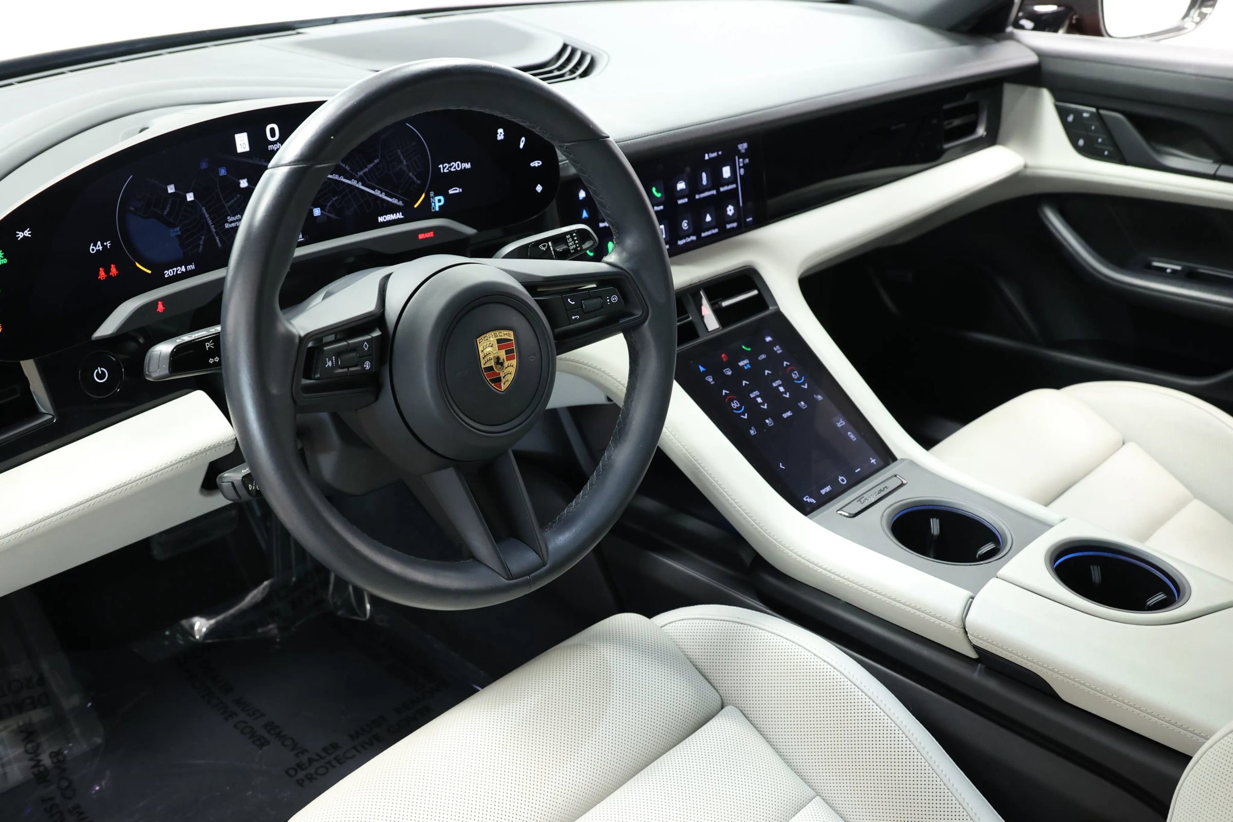 Used 2022 Porsche Taycan image 2