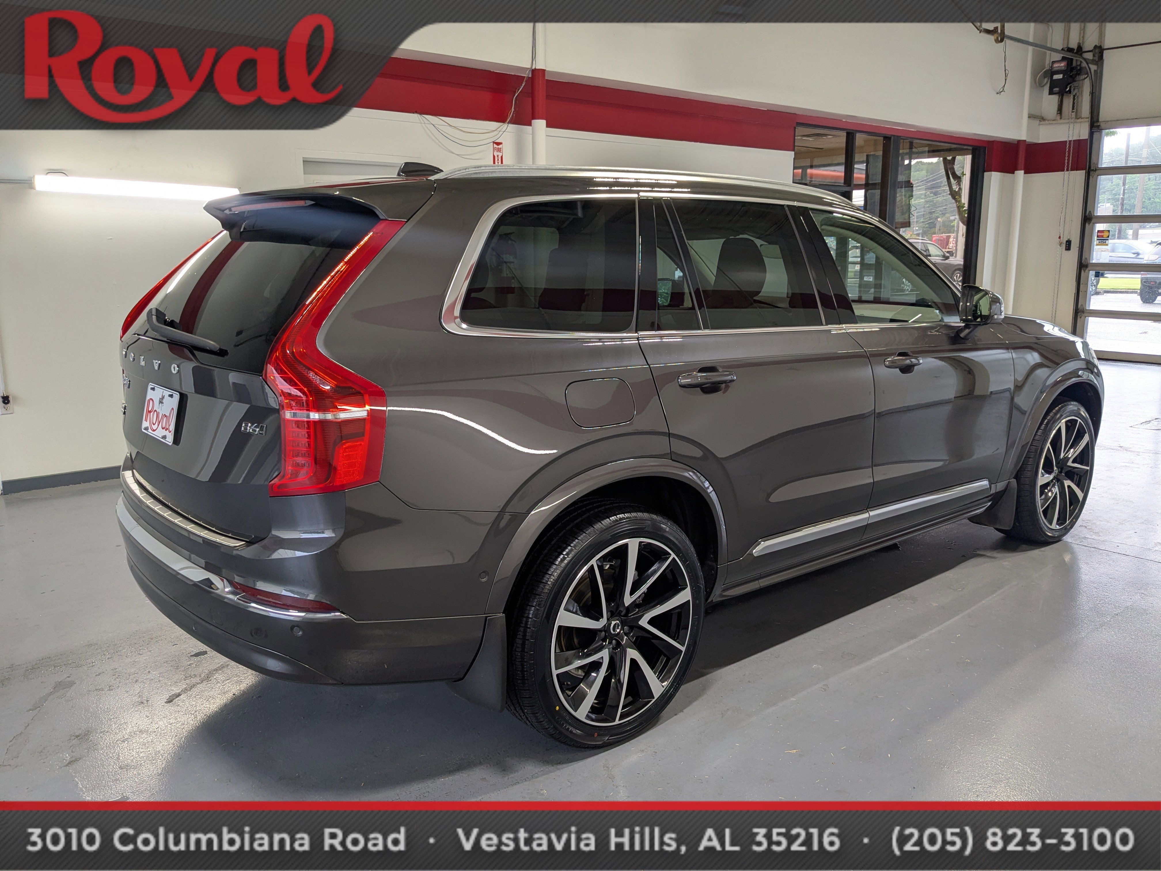 Certified 2023 Volvo XC90 B6 Plus w/ Protection Package Premier AWD/4WD image 4
