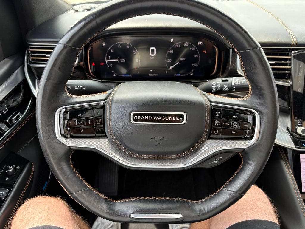 Used 2022 Jeep Grand Wagoneer Series III w/ Flexible Seating Group AWD/4WD image 30
