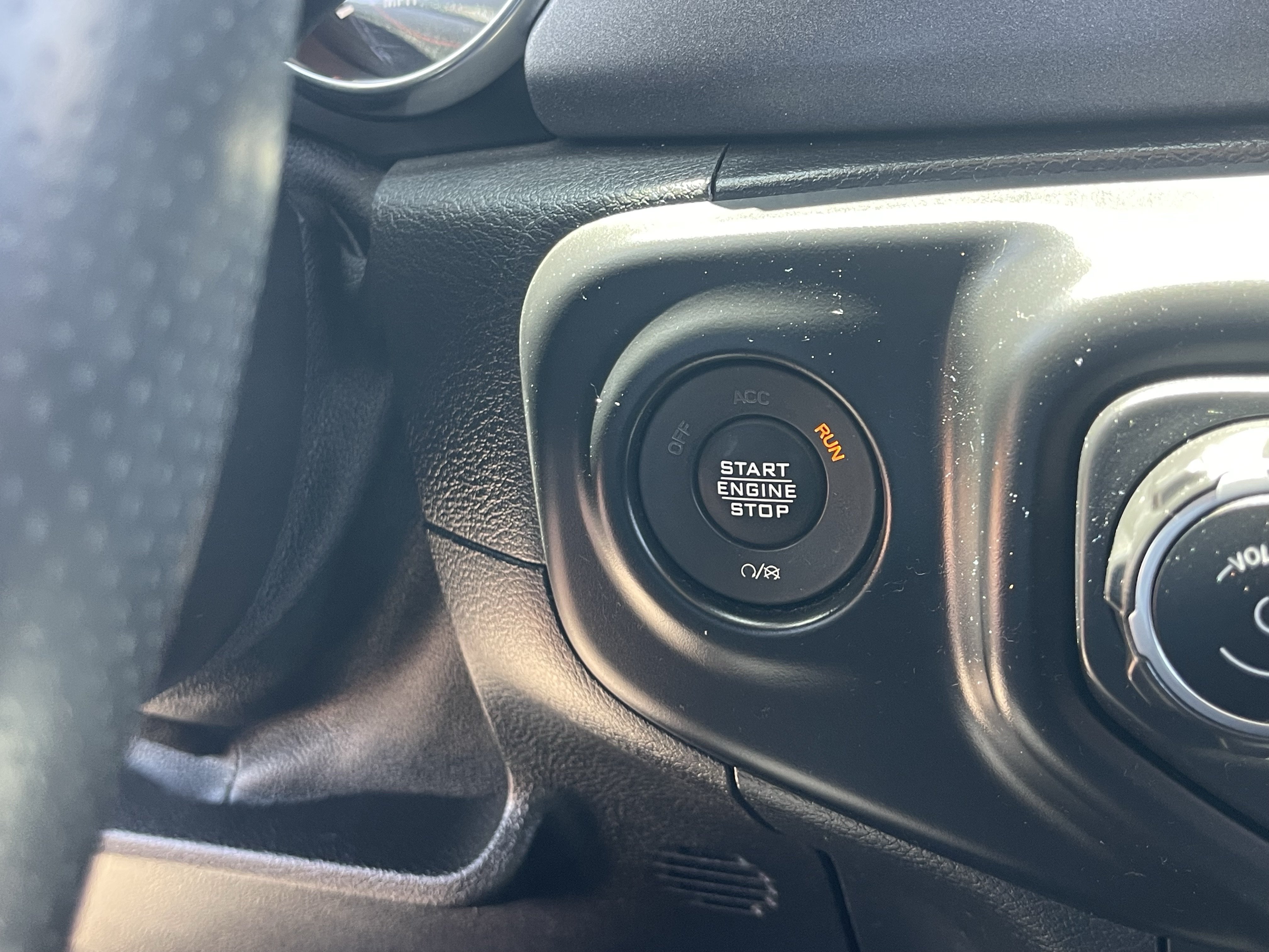 Used 2021 Jeep Gladiator Mojave AWD/4WD image 29