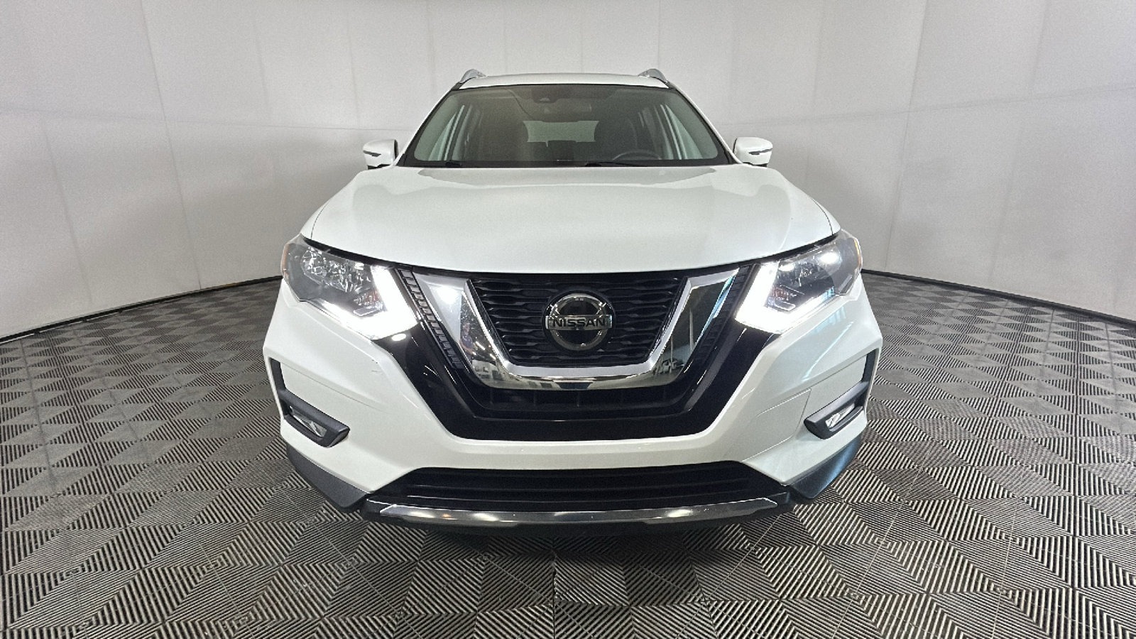 Used 2020 Nissan Rogue SV AWD/4WD image 8