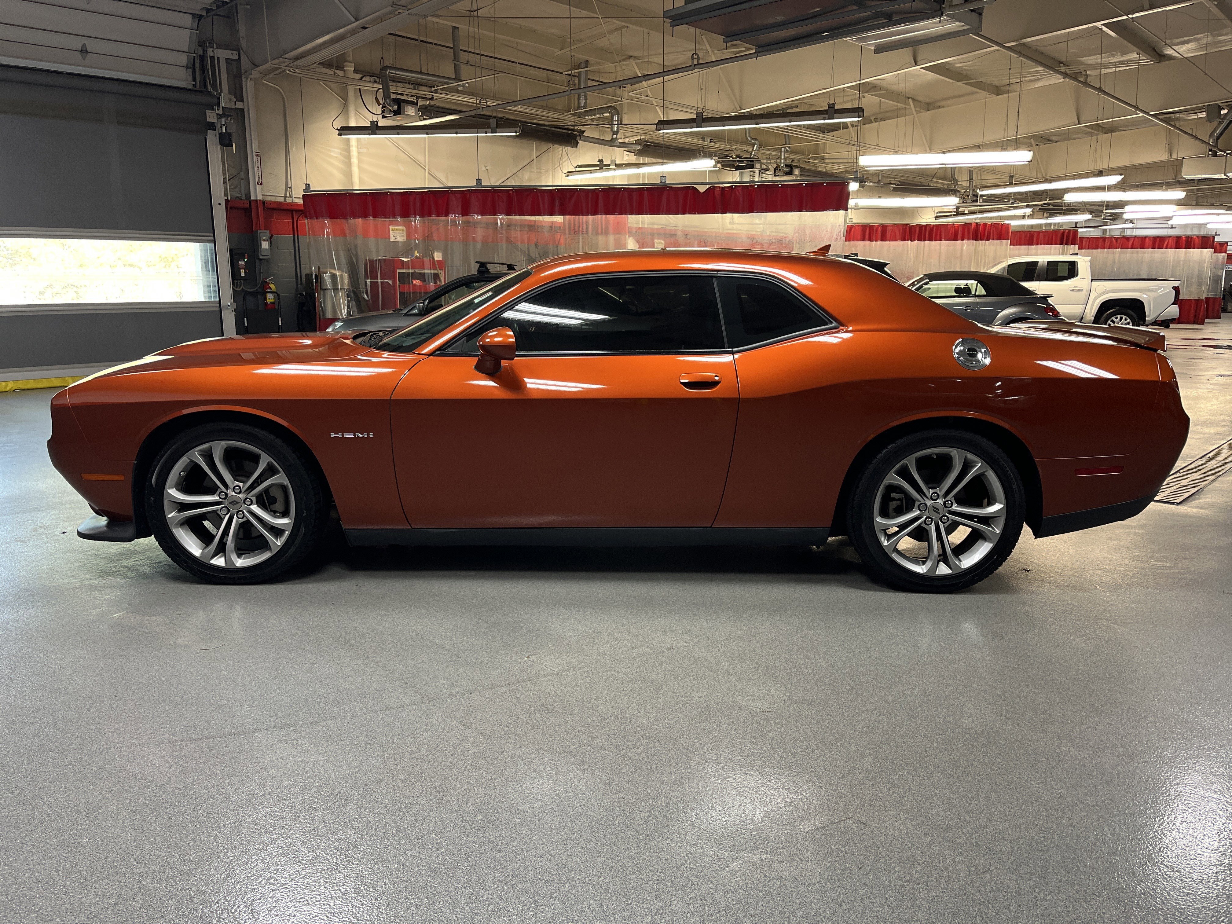 Used 2022 Dodge Challenger R/T image 7
