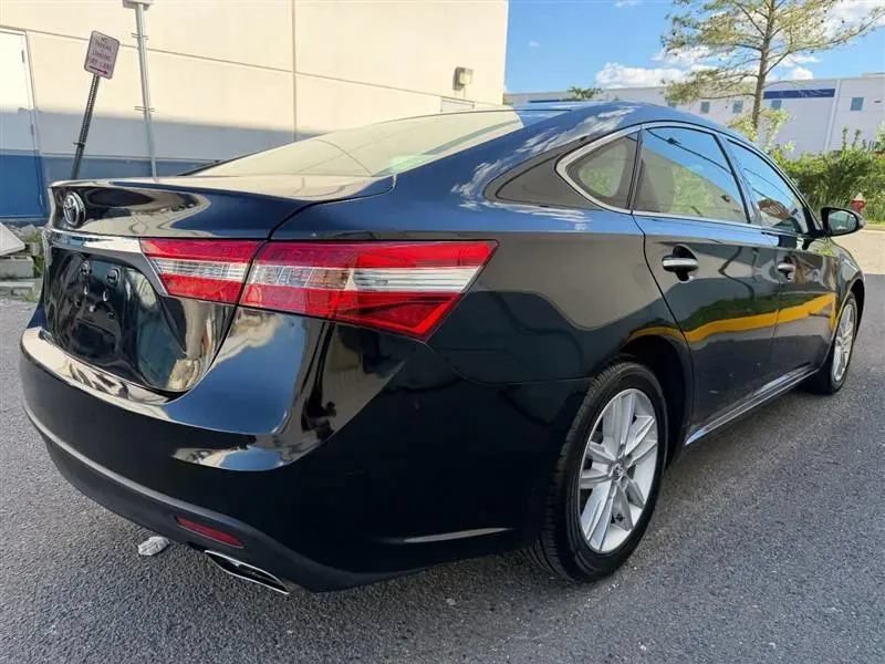Used 2013 Toyota Avalon XLE Touring FWD image 19