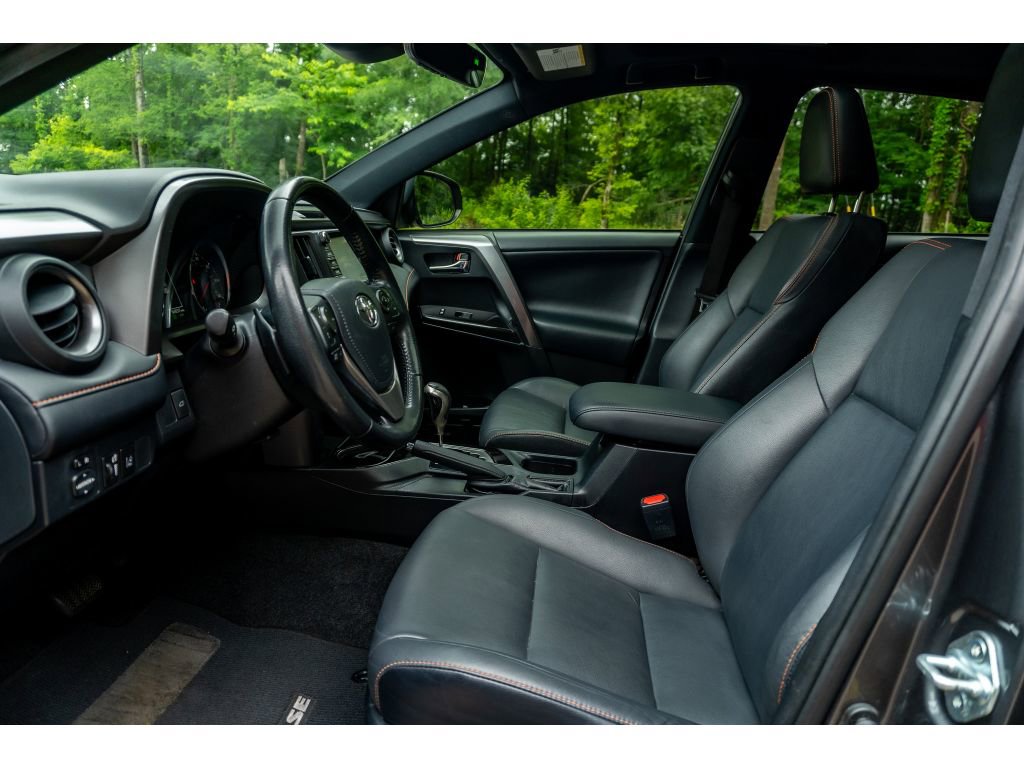 Used 2018 Toyota RAV4 SE w/ Power Extra Value Package FWD image 11