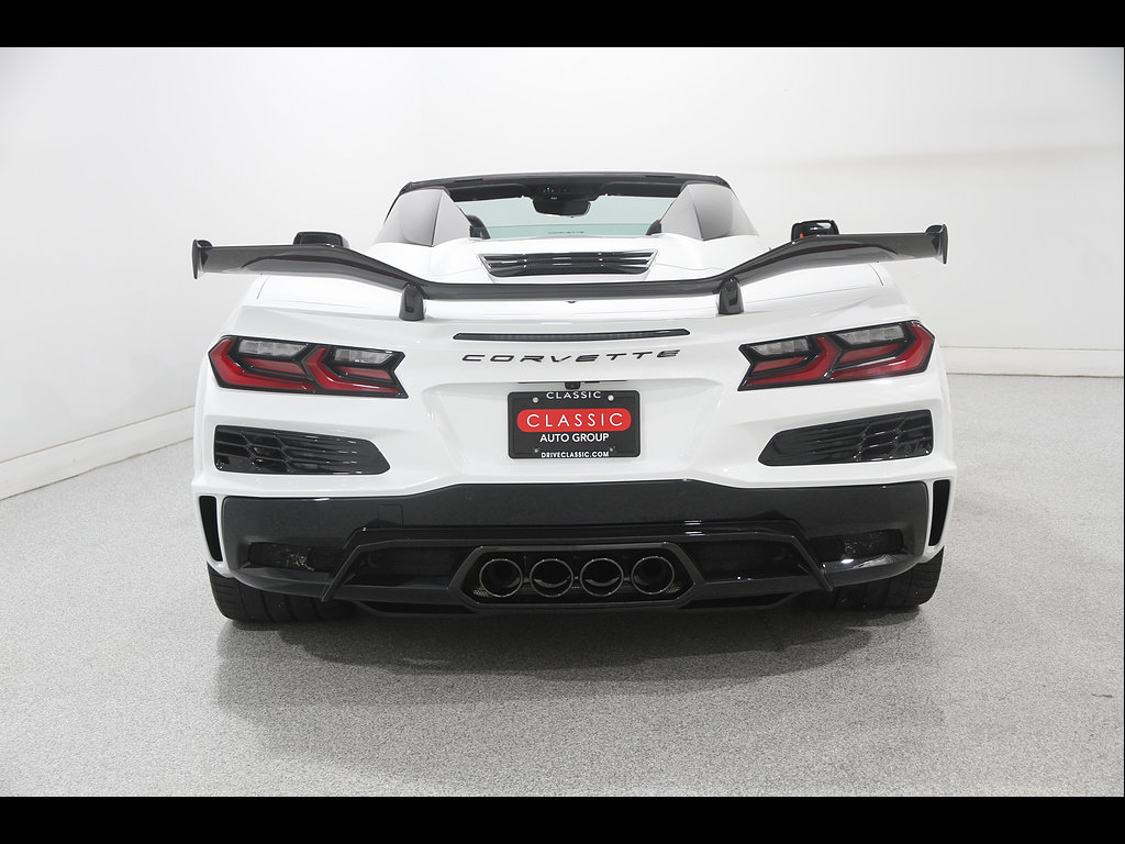 Used 2025 Chevrolet Corvette Z06 w/ Stealth Interior Trim Package RWD image 28