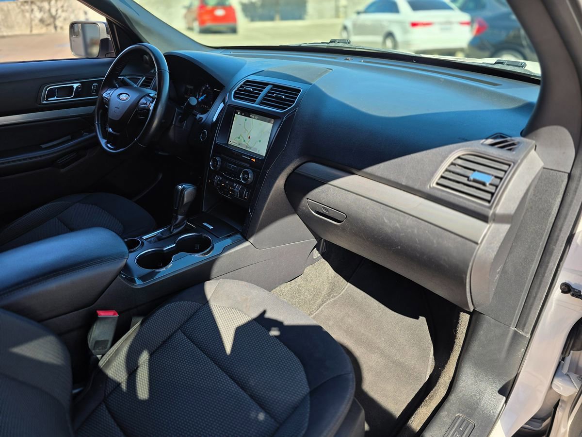 Used 2018 Ford Explorer XLT w/ Equipment Group 201A image 15