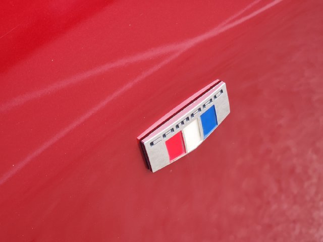 Used 2018 Chevrolet Camaro LT RWD image 9