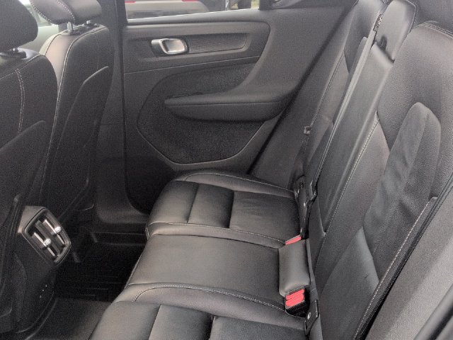 Used 2024 Volvo XC40 B5 Core AWD/4WD image 24